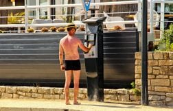 Les Sables-d’Olonne lancent une campagne contre torses nus en ville