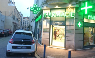 La pharmacie Gambetta, à Nice, devant laquelle a eu lieu le kidnapping