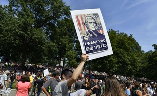 Ils étaient des dizaines de milliers à participer à un contre-rassemblement pour l'égalité et la paix à Boston, le 19 août 2017.