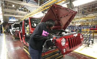 Une chaîne de montage de la Jeep Wrangler, le 7 mai 2014 au site de Toledo du constructeur Fiat Chrysler