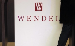 Le procès de la société d'investissement Wendel et de trois de ses anciens dirigeants dont Ernest-Antoine Seillière, qui se voient réclamer 9,2 millions d'euros par l'ancien directeur juridique du groupe, se tient mercredi devant le tribunal de commerce de Nanterre.