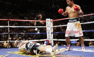 Le Philippin Pacquiao met KO Ricky Hatton à Las Vegas le 2 mai 2009.