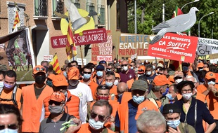Des manifestants en faveur de la chasse, samedi 12 septembre à Prades.