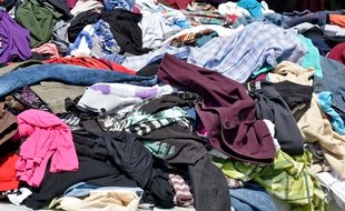 Les mélanges coton-polyester, que l’on retrouve dans près d’un vêtement sur trois, sont particulièrement difficiles à recycler