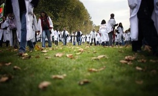 Illustration d'étudiants en médecine.
