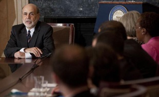 Le président de la Banque centrale américaine (Fed), Ben Bernanke, a estimé mardi qu'une union budgétaire permettrait à la zone euro de s'attaquer à "beaucoup de ses problèmes", tout en reconnaissant que le processus pour y parvenir était "très complexe".