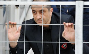 Le président de Toulon Mourad Boudjellal, suspendu 130 jours par la Ligue nationale de rugby (LNR) pour ses récentes déclarations sur l'arbitrage, a annoncé samedi devant la presse qu'il "(ferait) appel" devant la Commission fédérale.