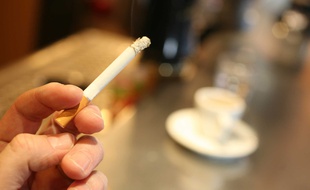 Les fumeurs porteurs de cette mutation génétique auraient plus de risques de rechute après un sevrage tabagique.