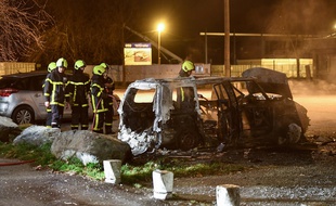 Plusieurs véhicules ont été incendiés à Grenoble (photo du 3 mars 2019)
