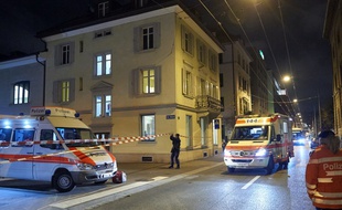 La police suisse a arrêté la traque de l'homme qui a fait trois blessés en tirant dans un centre de prière islamique à Zurich.