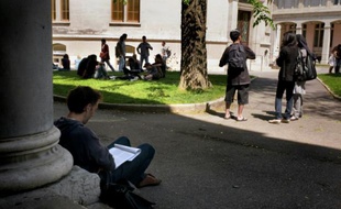 Les étudiants renoncent de plus en plus à se soigner, privilégiant même l'automédication