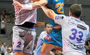 L'ailier gauche a déjà inscrit 1 172 buts en D1 de handball.