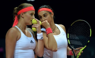 Mladenovic et Garcia en double en Fed Cup le 17 avril 2016.