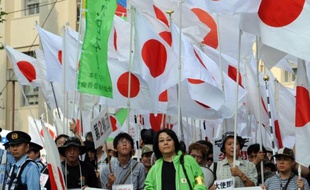 Des centaines de Japonais se sont pour la première fois rassemblés samedi à Tokyo pour manifester contre Pékin, après une semaine entière de manifestations anti-japonaises en Chine autour d'un conflit territorial en mer de Chine orientale.