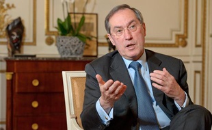 Paris le 25 avril 2012. Interview de Claude Gueant ministre de l'interieur dans son bureau place Beauvau.