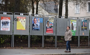 Panneaux électoraux à Nantes, le 01 12 2015./SALOM-GOMIS_1847.17/Credit:SALOM-GOMIS/SIPA/1512011855