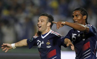 Mathieu Valbuena (à g.) auteur d'une passe décisive pour Florent Malouda, mardi 7 septembre 2010 à Sarajevo face à la Bosnie.