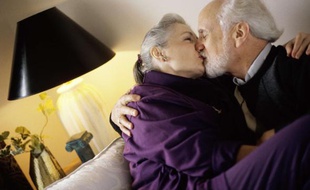 Les hommes conservent une meilleure sexualité avec l'âge.
