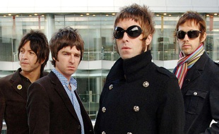 Le groupe Oasis est originaire de Manchester.