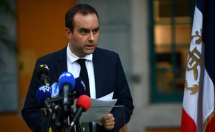 Le ministre des Outre-mer, Sébastien Lecornu, à Pointe-à-Pitre le 29 novembre 2021.