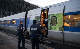 Des policiers français montent dans le TGV Milan-Paris pour effectuer des contrôles