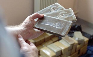 Des plaquettes de cannabis saisies le 28 juin 2002 à Toulouse