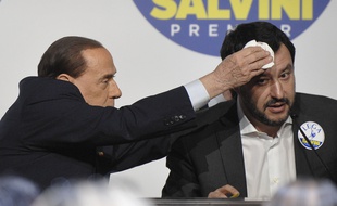 Silvio Berlusconi de Forza Italia et Matteo Salvini de la Lega en conférence de presse avant les législatives, le 1er mars 2018 à Rome