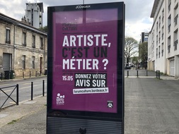 Les affiches de a campagne de communication de la ville pour son forum culturel font polémique.