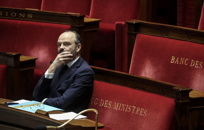 Le Premier ministre Edouard Philippe lors des débats à l'Assemblée sur l'état d'urgence sanitaire, dans la nuit du 21 au 22 mars 2020.