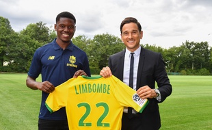 Anthony Limbombe et le directeur général délégué du FCN, Franck Kita.