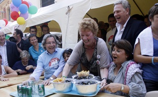 Martine Aubry lors de la braderie de Lille en 2011.
