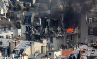 Une explosion due au gaz dans un immeuble du centre de Paris.