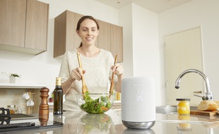 L'enceinte LF-S50G de Sony: en plus de la musique, on peut lui demander la recette de la vinaigrette aux graines de sésame.