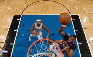 Le pivot des Los Angeles Lakers Dwight Howard a inscrit trente-neuf points contre Orlando le mardi 12 mars 2013.