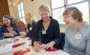 Illustration d'un atelier organisé par l'association France Alzheimer, qui proposera à partir d'octobre un programme d'éducation thérapeutique.