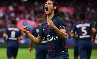 Cavani communique sa joie aux Ultras pendant la victoire face à Bordeaux