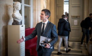 Bruno Studer, dans la salle des quatre colonnes, juste avant la séance hebdomadaire des questions au gouvernement, le 28 janvier 2019, au Palais Bourbon.