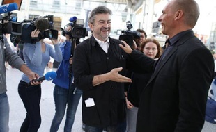 Jean-Luc Mélenchon, cofondateur du Parti de gauche (PG), et Yanis Varoufakis, ex-ministre grec des Finances se sont rencontrés ce dimanche matin, avant que l'ex ministre de l'économie grec ne file à la Fête de la rose.