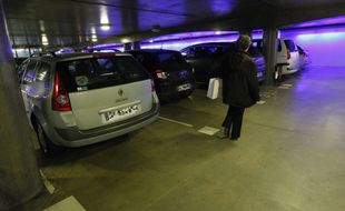Dans un parking souterrain (illustration).