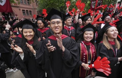 La « purge » des étudiants étrangers coûterait cher aux États-Unis