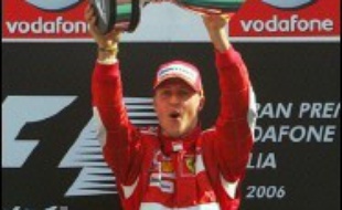L'Allemand Michael Schumacher (Ferrari) a confirmé après avoir remporté le Grand Prix d'Italie de Formule 1 dimanche à Monza, qu'il mettait un terme à sa carrière à l'issue de la saison.