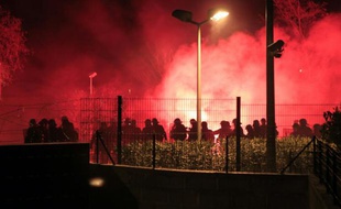 La police intervient sur les lieux des incidents à Corte, en Corse, le 15 février 2016