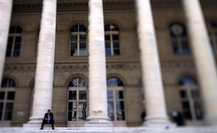La Bourse de Paris a terminé sans direction mardi (+0,02%), freinée par le plongeon du poids lourd de la cote Alstom, qui renforce l'impression d'un démarrage décevant de la saison des résultats en France.