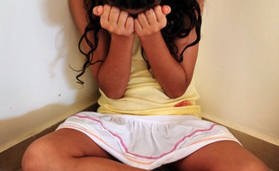 Les quatre adolescents sont soupçonnés d'avoir violé une jeune fille de 12 ans (illustration).