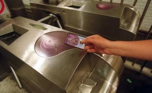 Au 1er août 2017, le pass Navigo est passé à 75,20 euros soit une augmentation de 3% en un an. (Illustration)