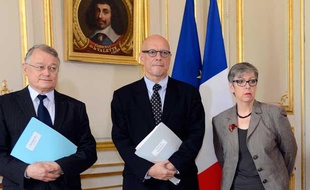 A droite, Marie-France Moneger, chef de l'inspection générale de la police nationale (IGPN).
