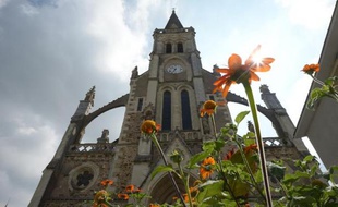 L'église de Sainte-Gemmes-d'Andigné (Maine-et-Loire) résiste à une vague de démolitions lancées par des maires - cinq déjà détruites à travers la France depuis le début de l'année.