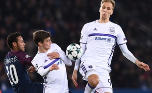 L'attaquant polonais Lukasz Teodorczyk avec Anderlecht en octobre dernier face à Paris.