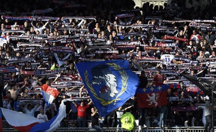 Deux supporters ultra lyonnais ont été arrêtés pour avoir frappé un ultra niçois en plein centre-ville de Lyon pendant la Coupe du monde (illustration)