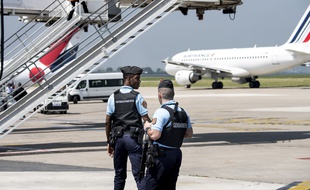 Les gendarmes sont en charge de la sûreté des aéroports « côté piste ».